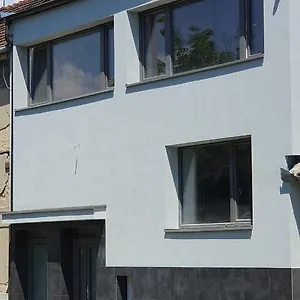 https://small-apartments-denisa.brnohotels.org